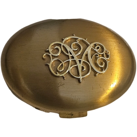 vintage Germaine Monteil goldtone oval compact with raised filigree design - Picture 1 of 8